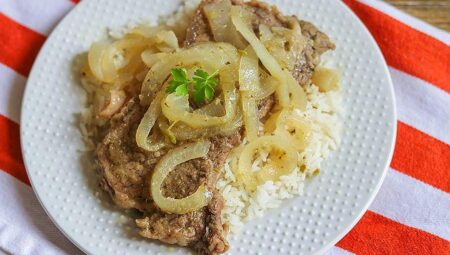 Bistec Encebollado (Cuban Steak and Onions)