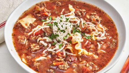 Easy Slow Cooker Lasagna Soup