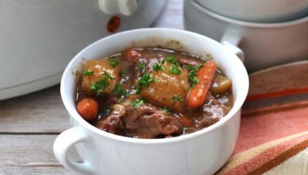 Easy Slow Cooker Beef Stew