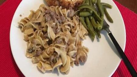 Simple Ground Beef Stroganoff