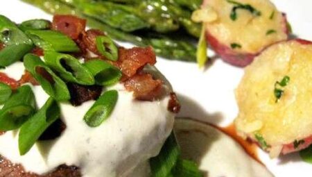 Grilled Filet Mignon with Gorgonzola Cream Sauce