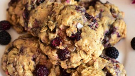 Almond-Oatmeal Cookies with Black Raspberries