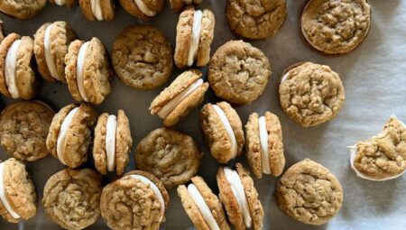 Tiny Oatmeal Cream Pies